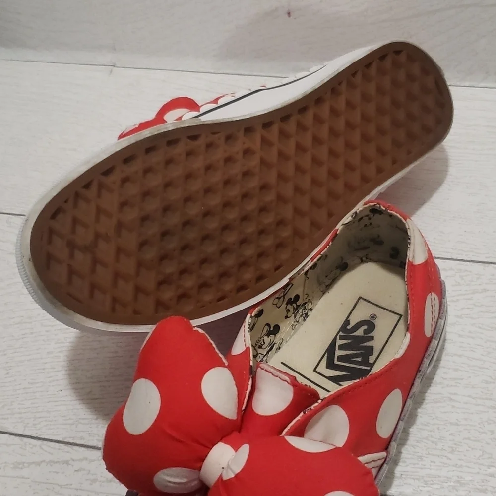 Vans x Disney 6.5 puff bow Minnie Mouse flat loafers